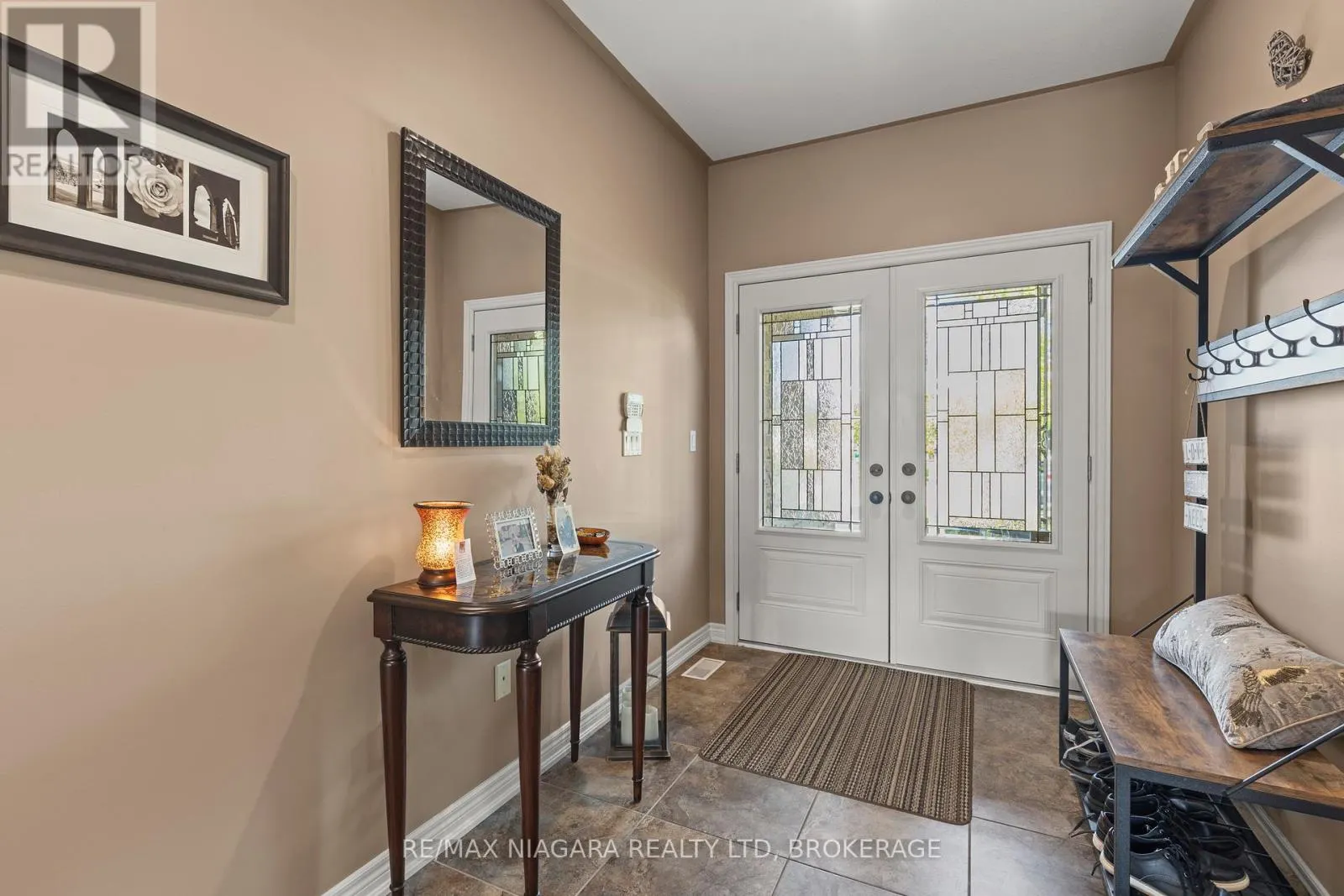 41 CREEKSIDE DRIVE