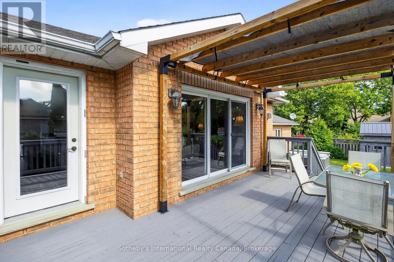 35 ELGIN STREET S