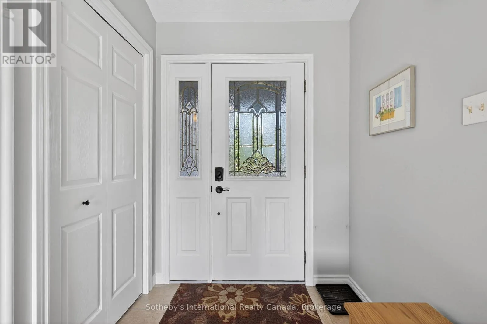 35 ELGIN STREET S