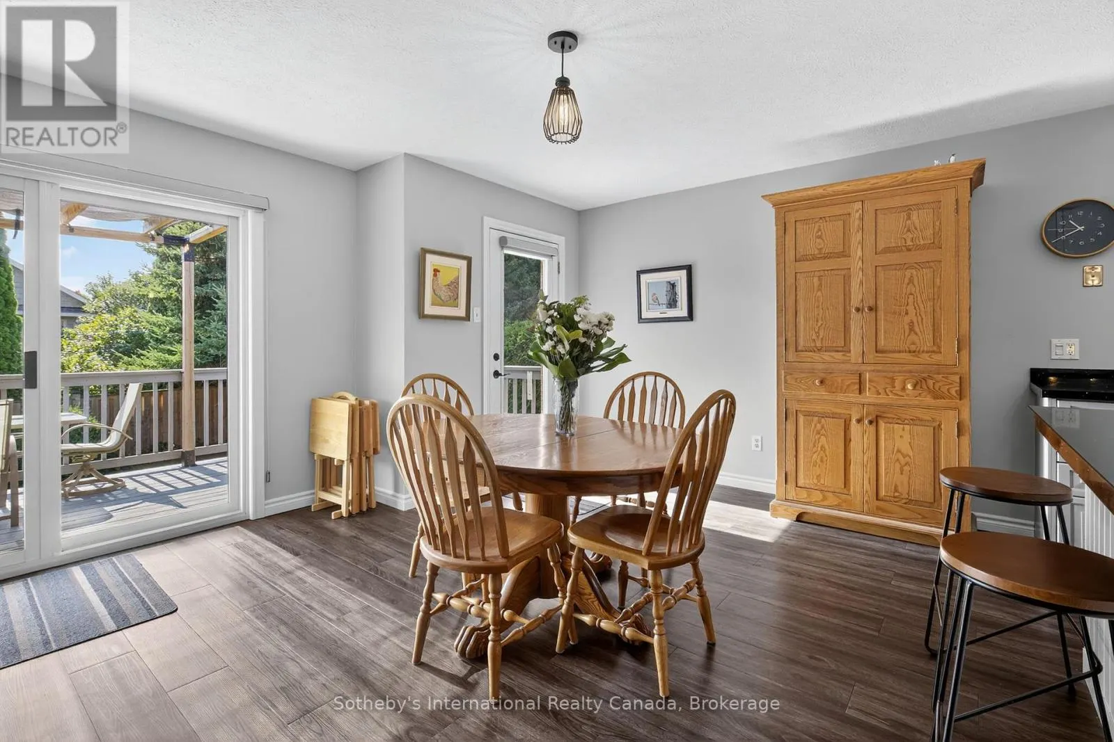 35 ELGIN STREET S