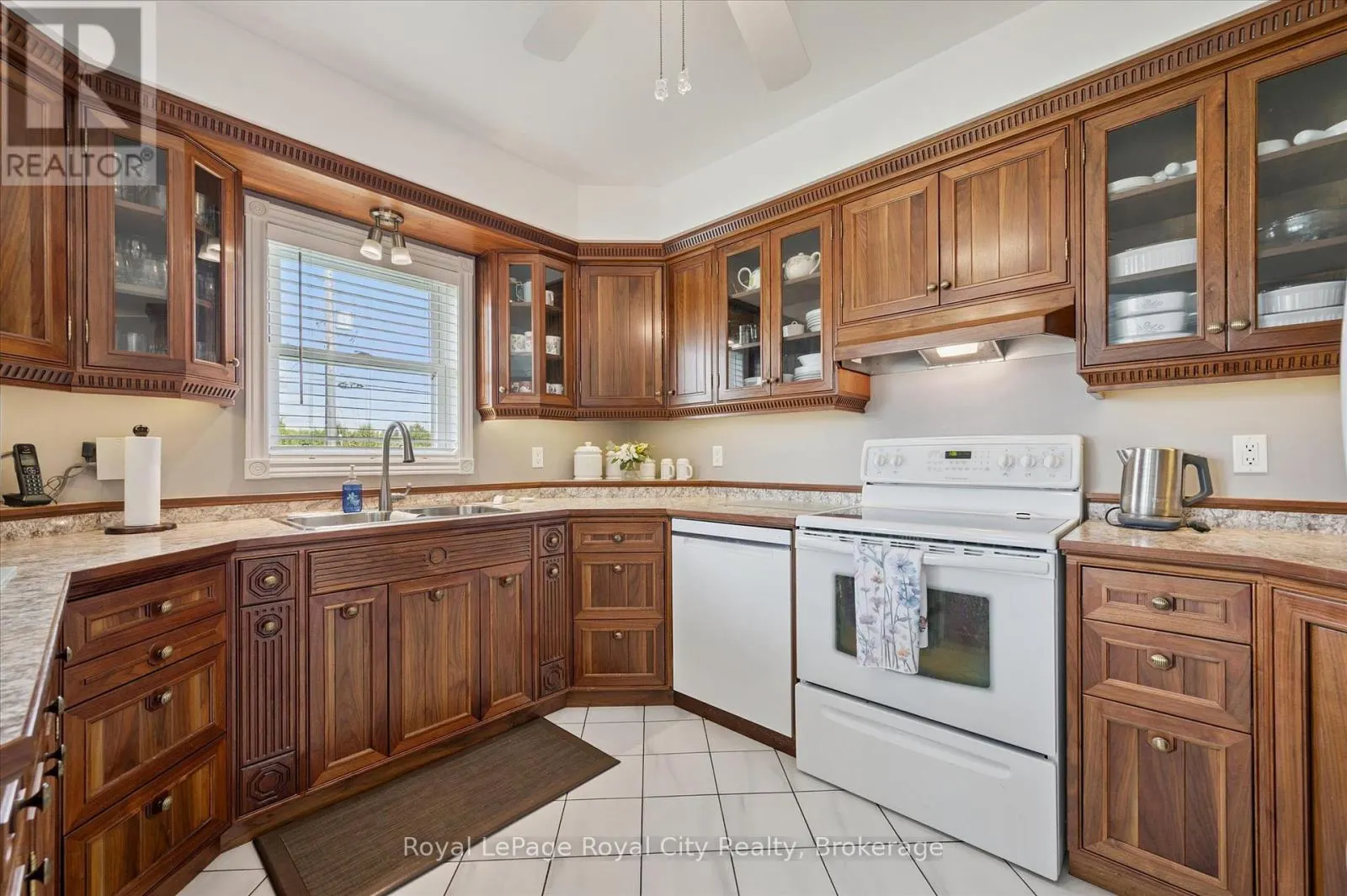 8411 ERAMOSA/MILTON TOWNLINE