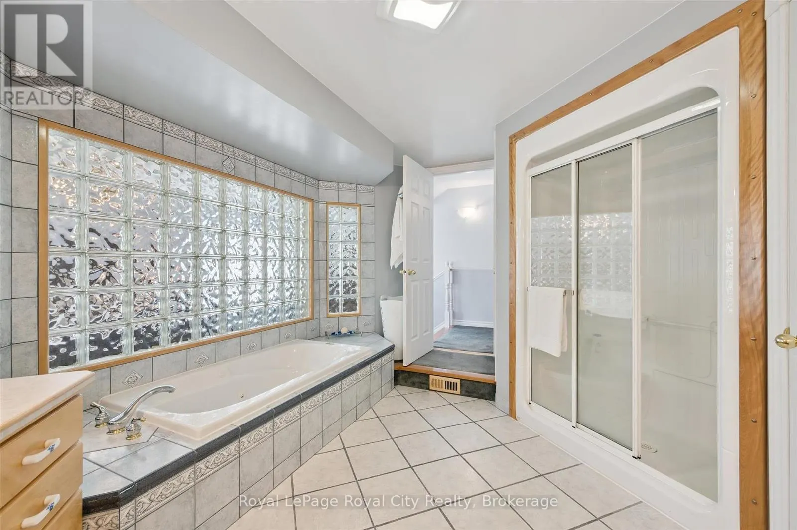 8411 ERAMOSA/MILTON TOWNLINE