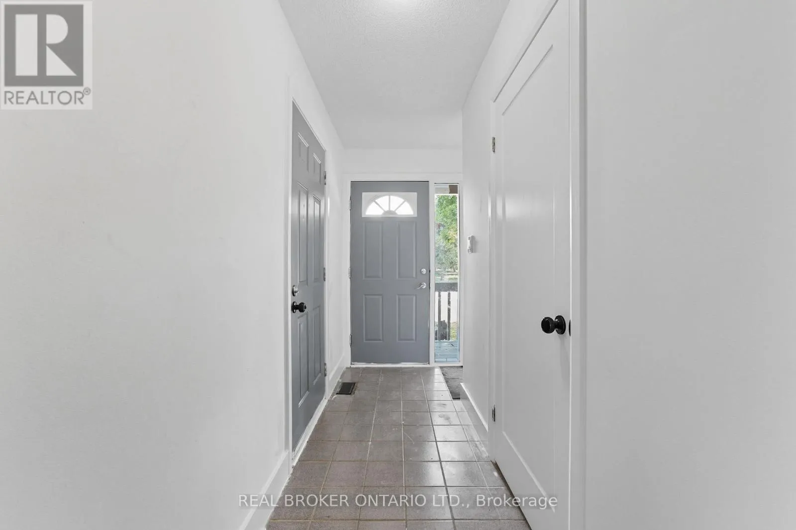 87 ELVIRA STREET W