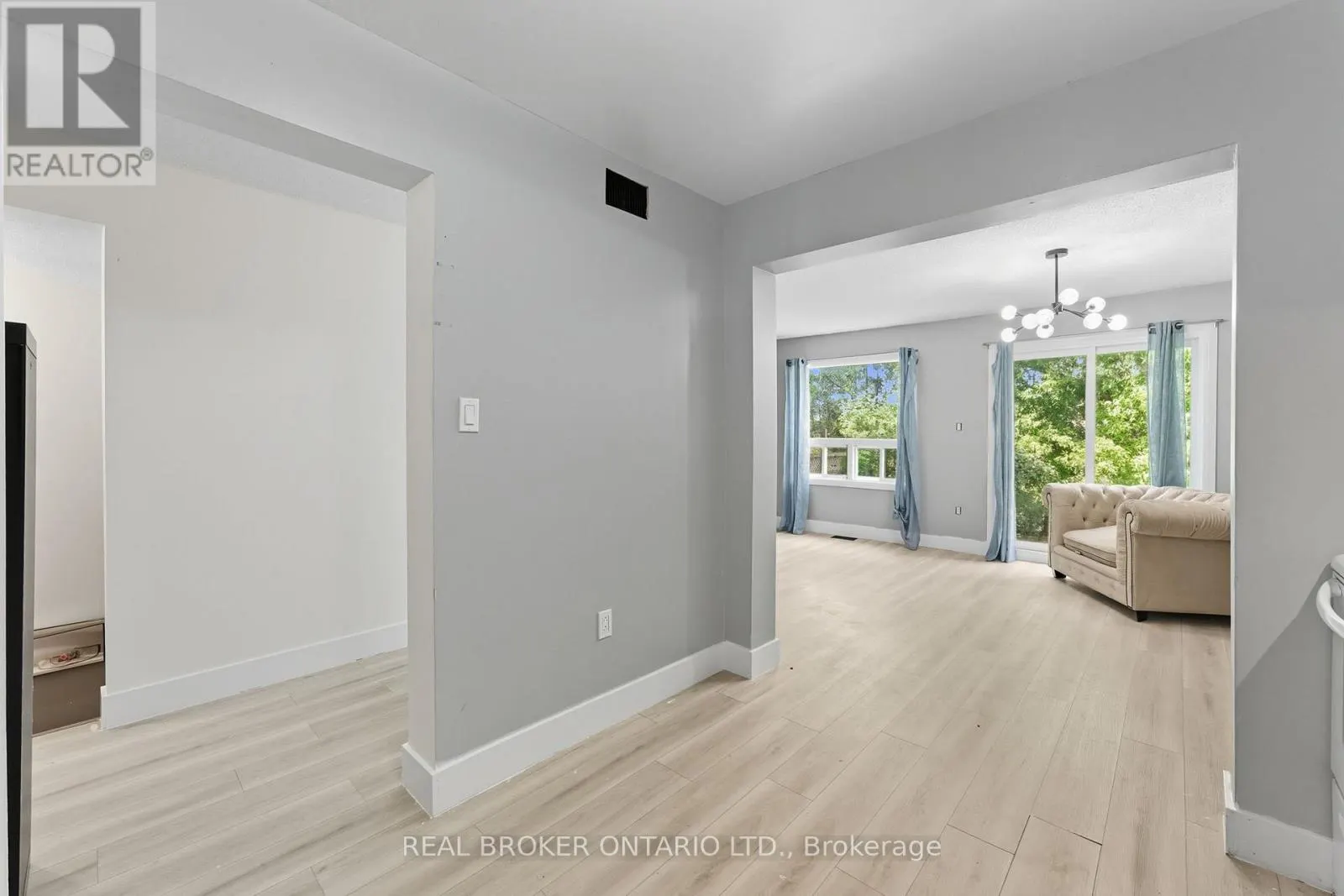 87 ELVIRA STREET W