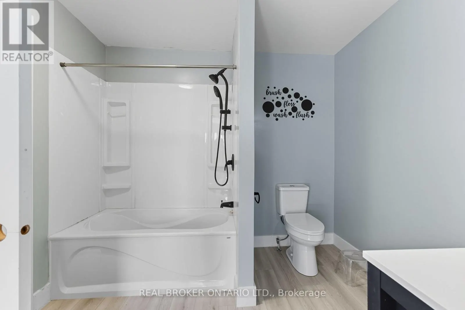 87 ELVIRA STREET W