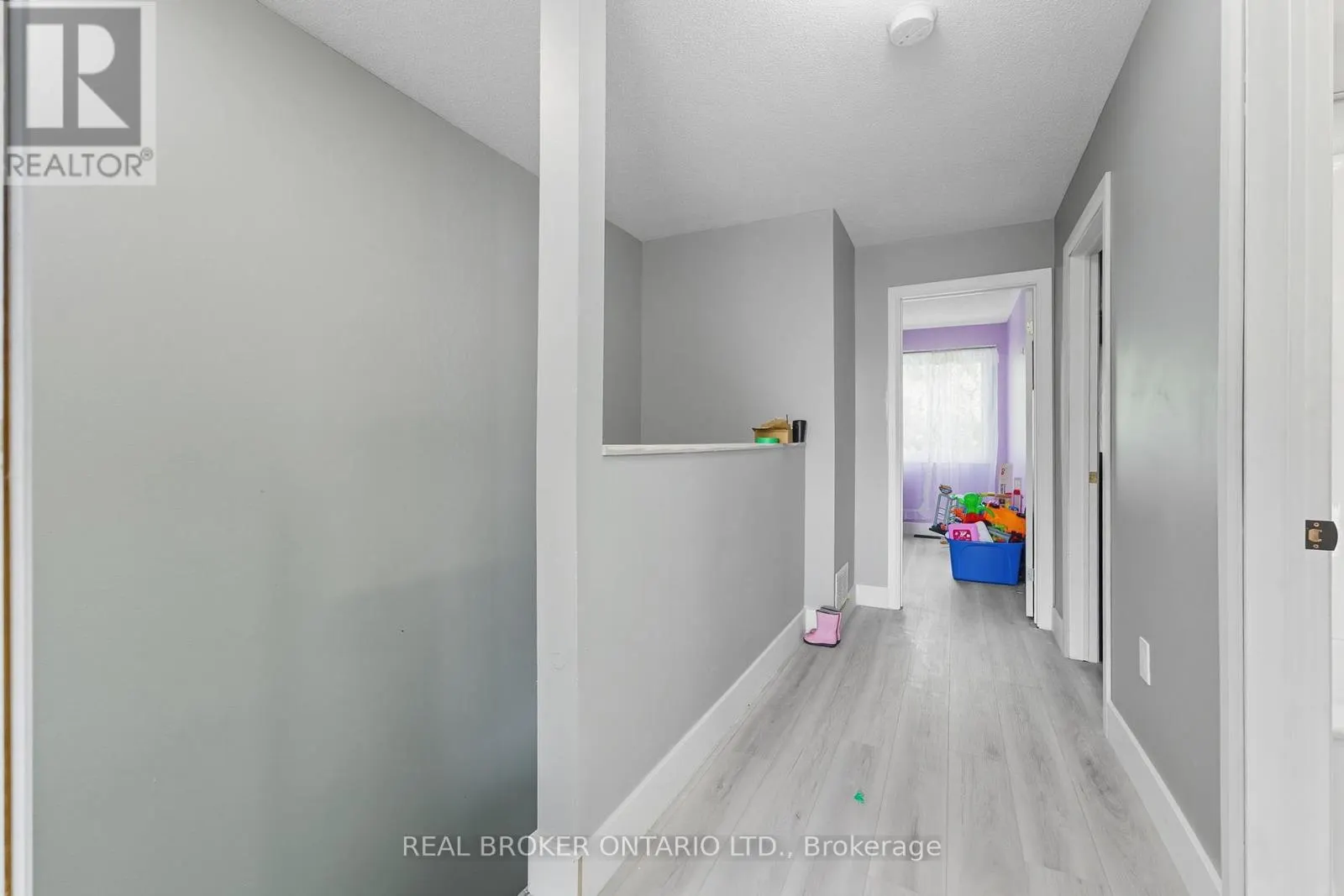 87 ELVIRA STREET W