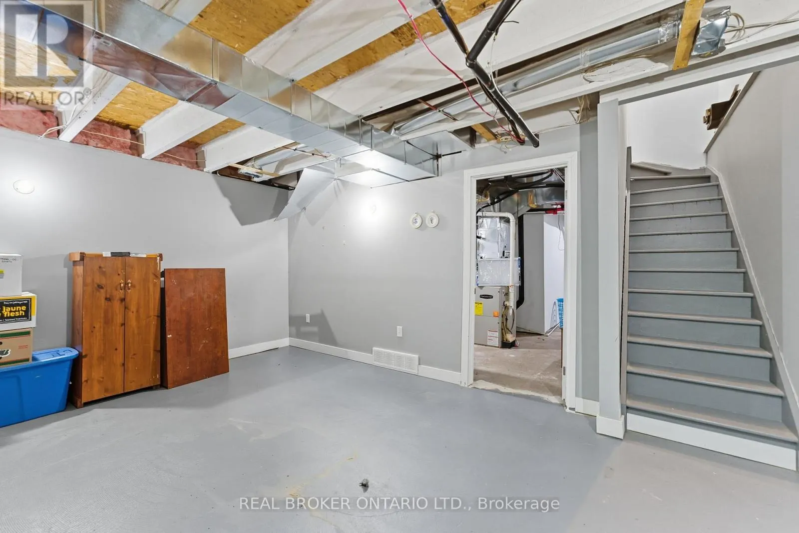87 ELVIRA STREET W