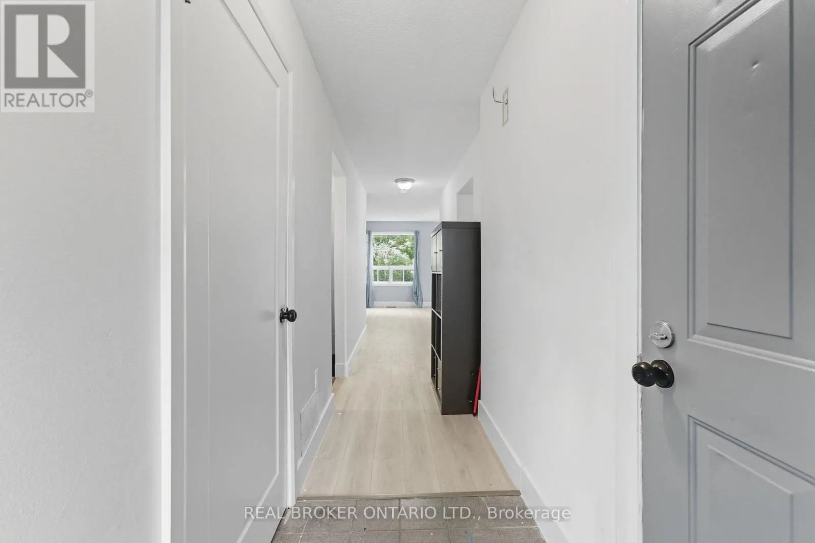87 ELVIRA STREET W