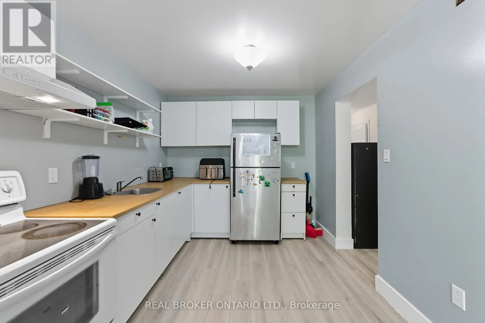 87 ELVIRA STREET W
