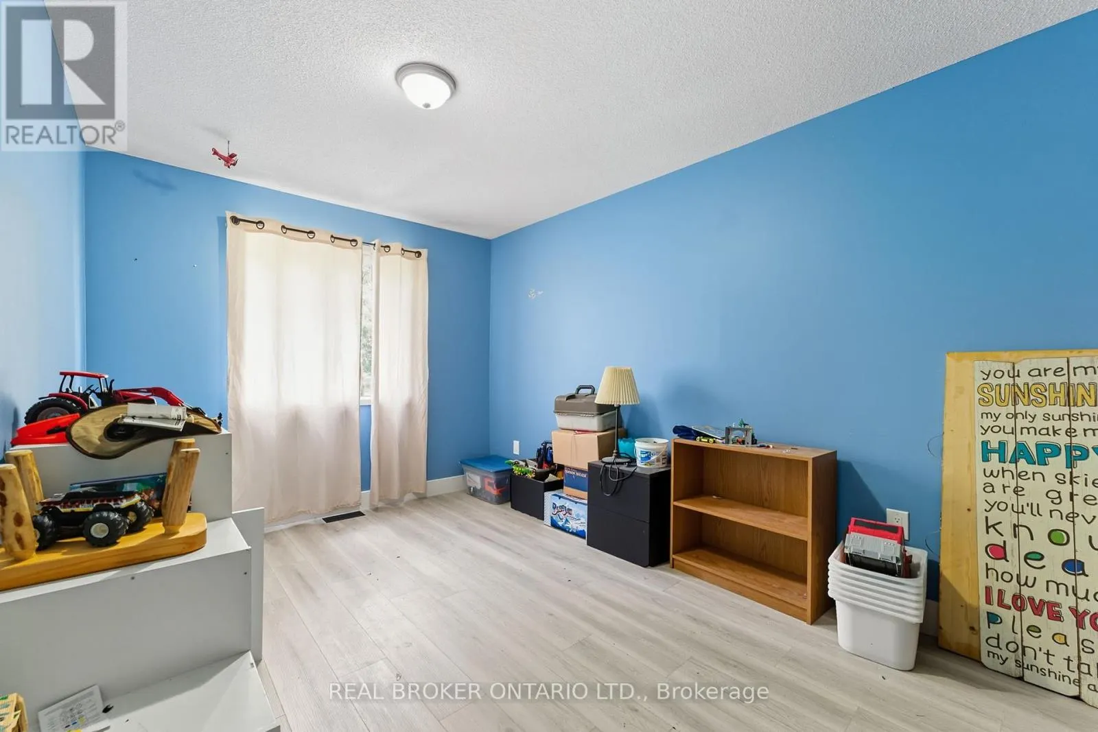 87 ELVIRA STREET W