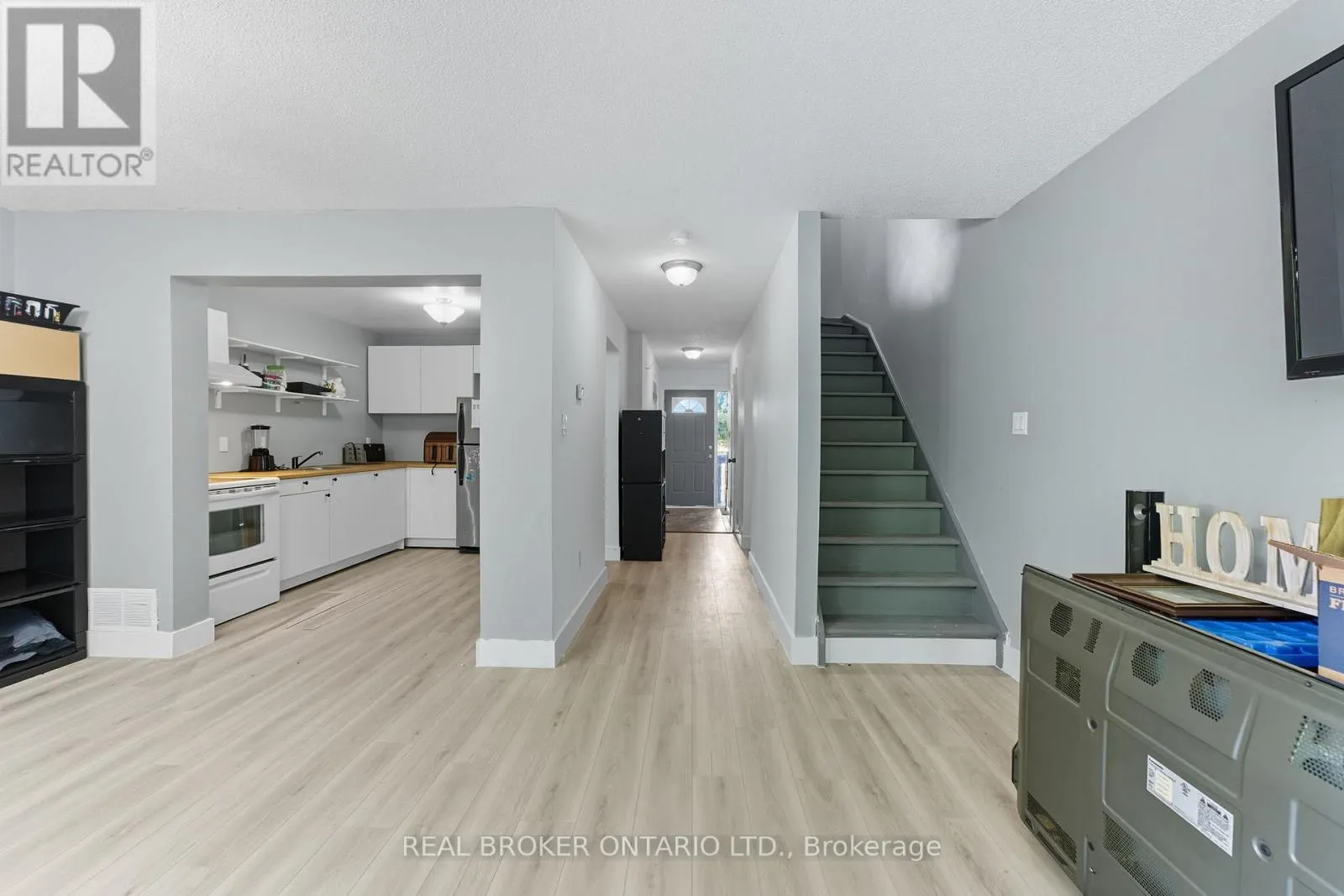 87 ELVIRA STREET W