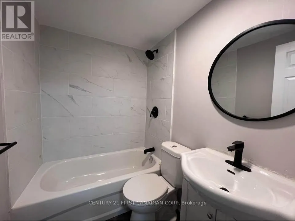 306 - 871 ADELAIDE STREET N, #306