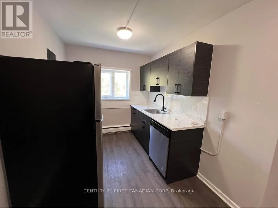 306 - 871 ADELAIDE STREET N, #306