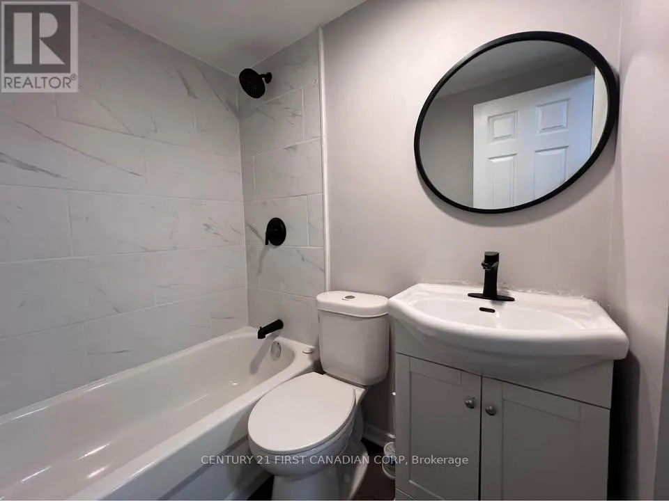 306 - 871 ADELAIDE STREET N, #306