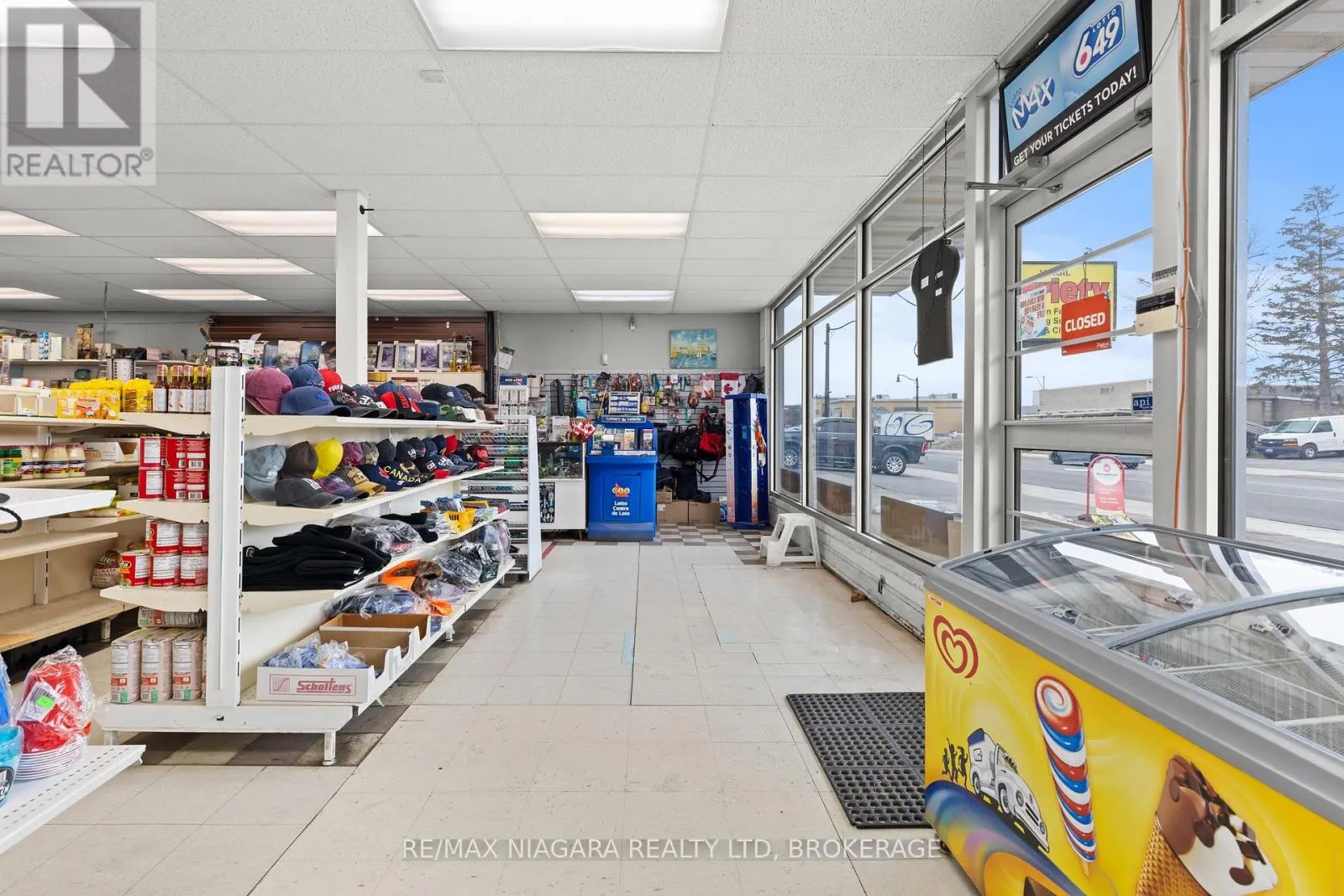 1530 NIAGARA STONE ROAD