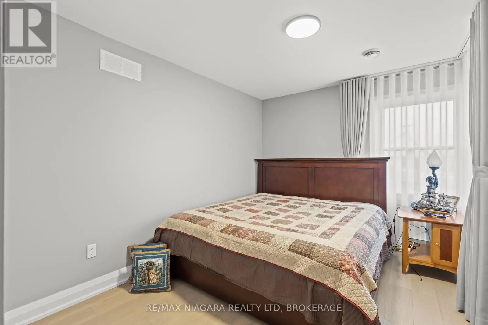 1530 NIAGARA STONE ROAD