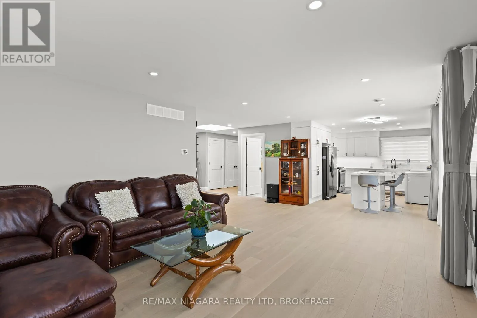 1530 NIAGARA STONE ROAD