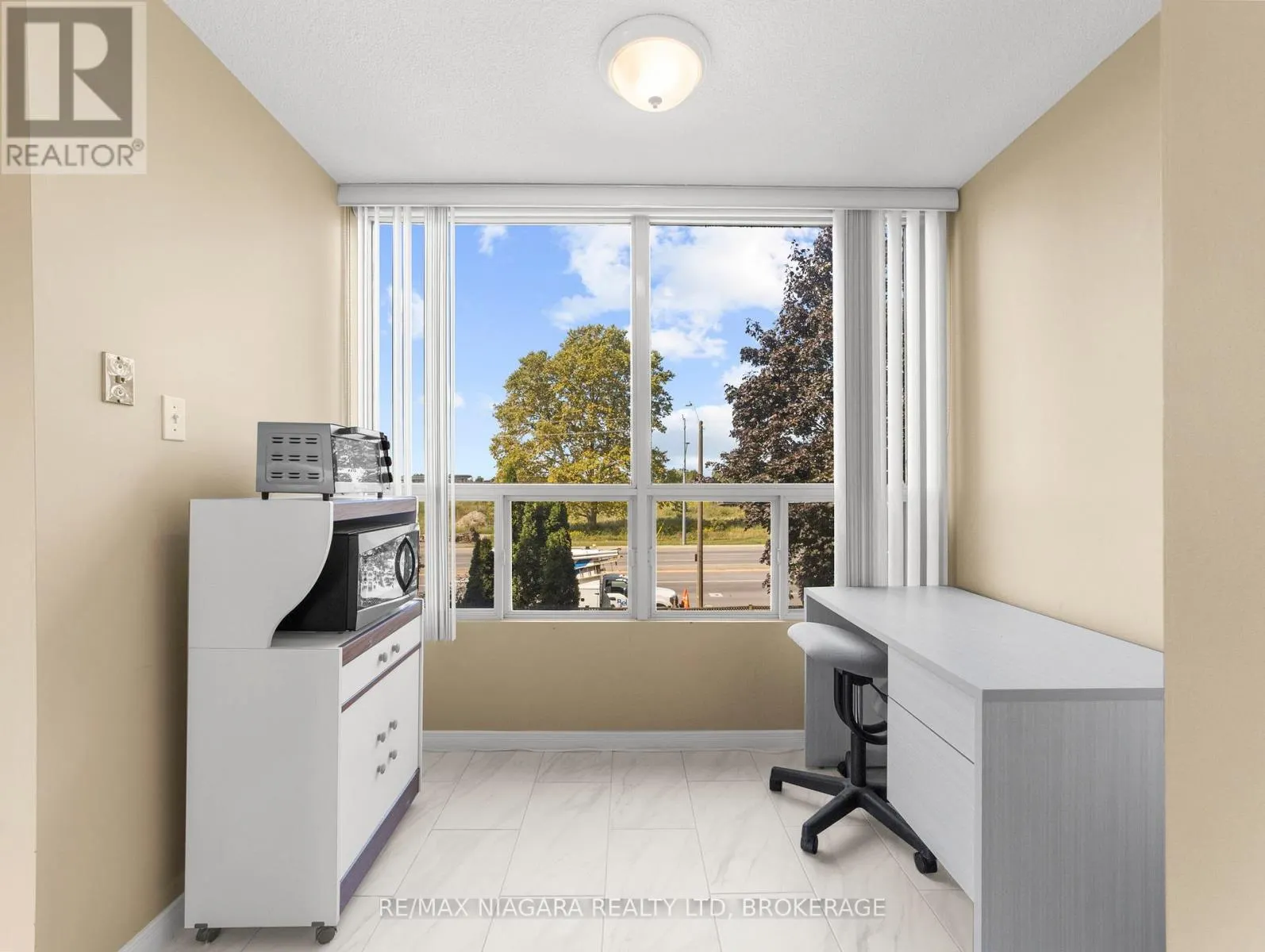 303 - 5100 DORCHESTER ROAD, #303
