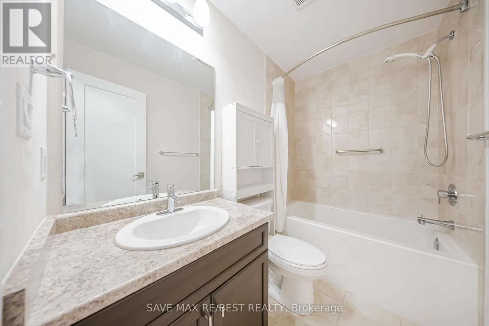 6 GREENWICH AVENUE