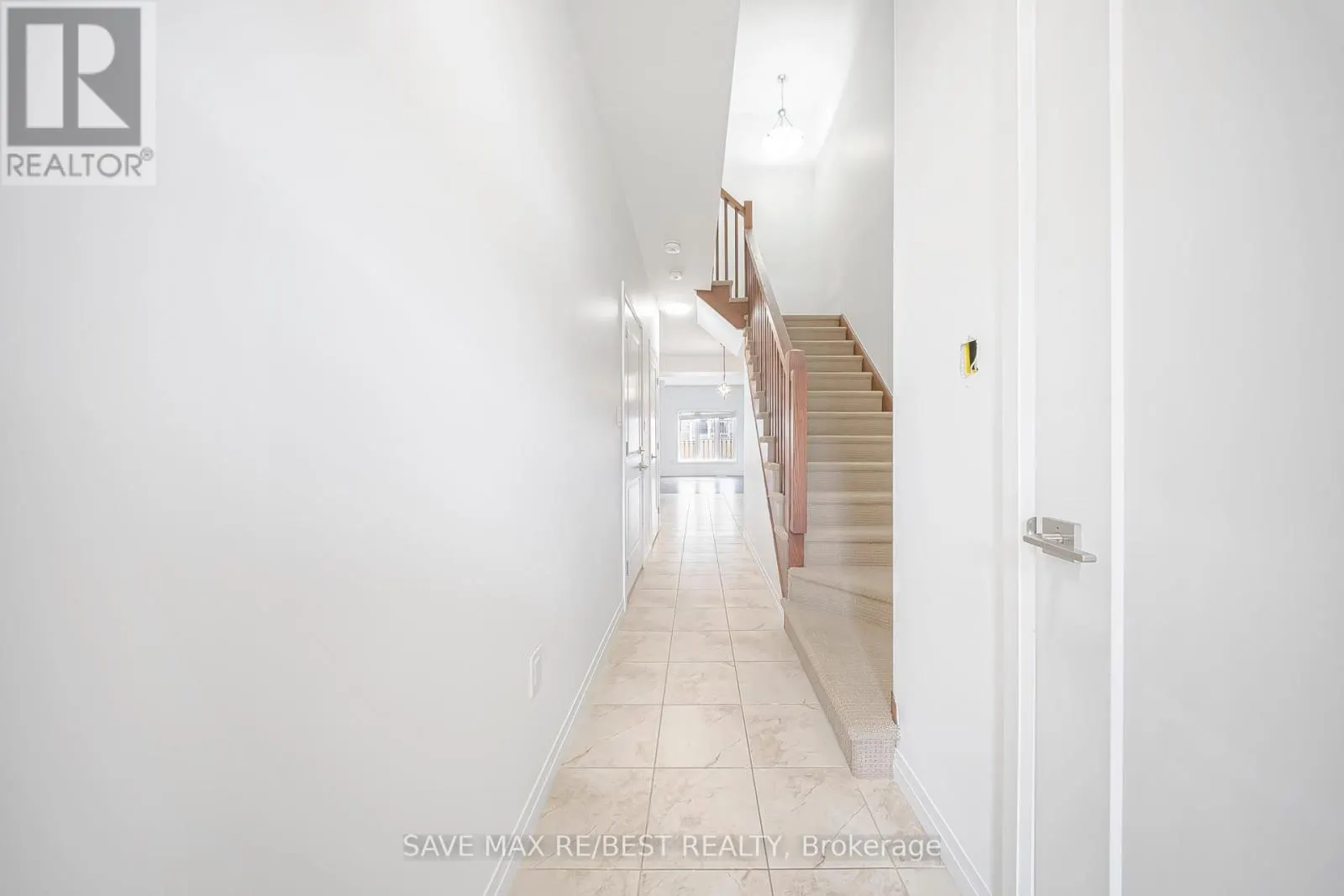 6 GREENWICH AVENUE