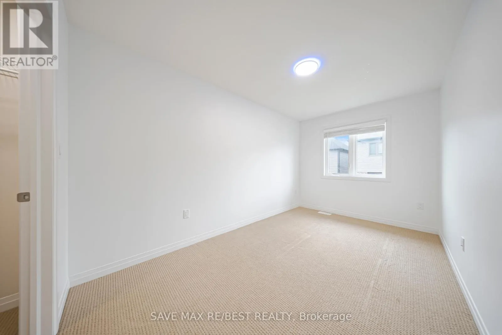 6 GREENWICH AVENUE
