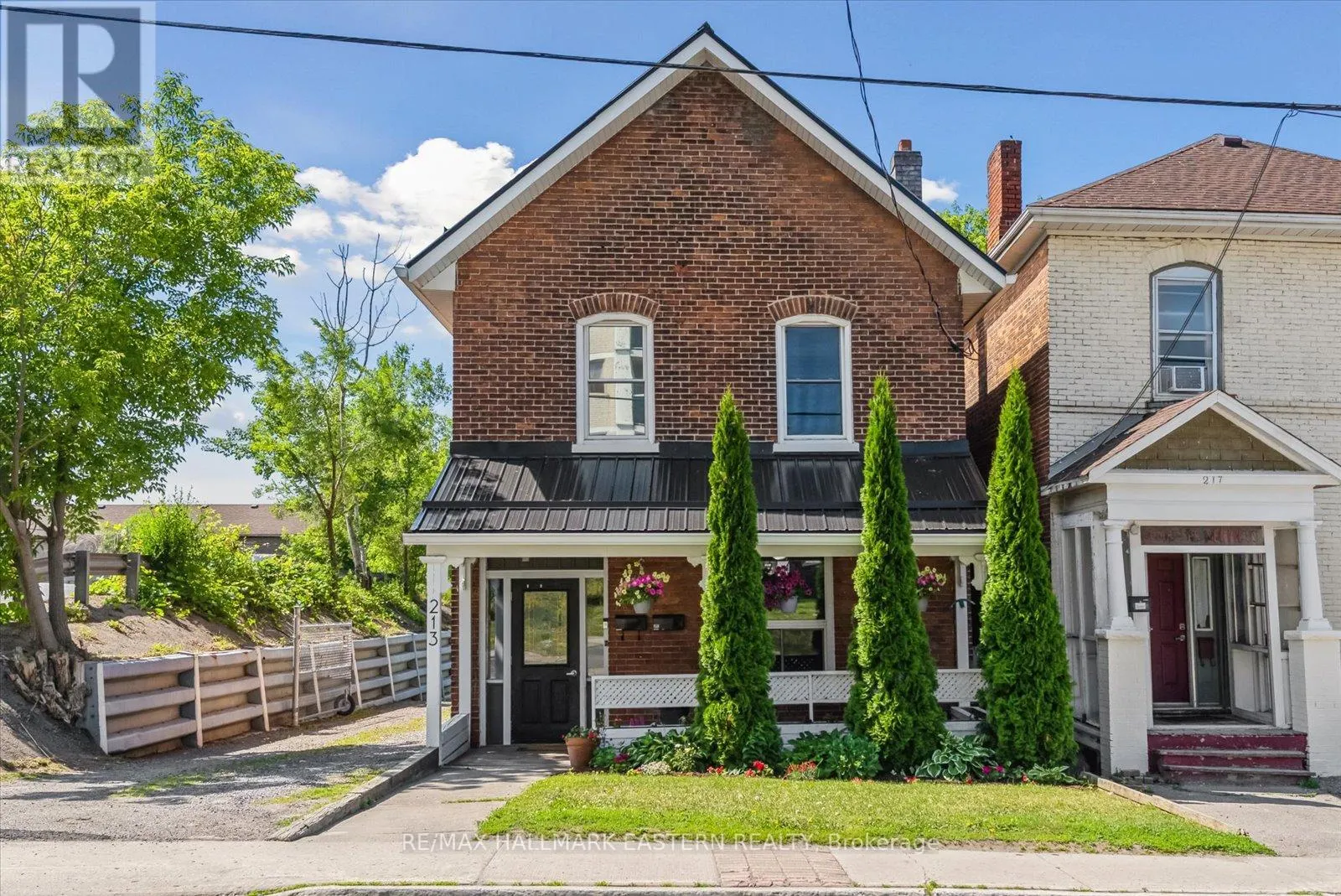 213 BROCK STREET