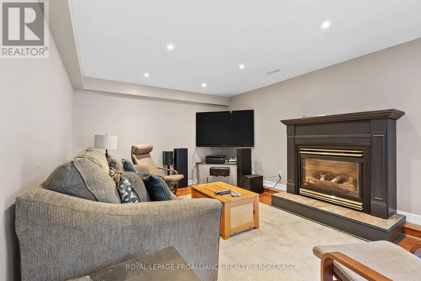 587 TEAL COURT
