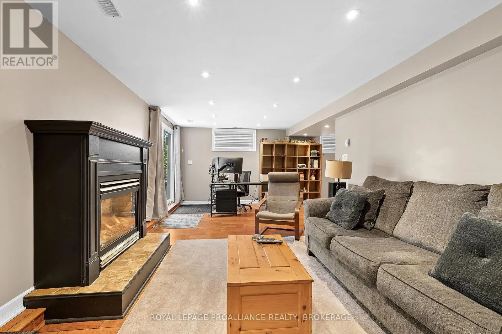 587 TEAL COURT