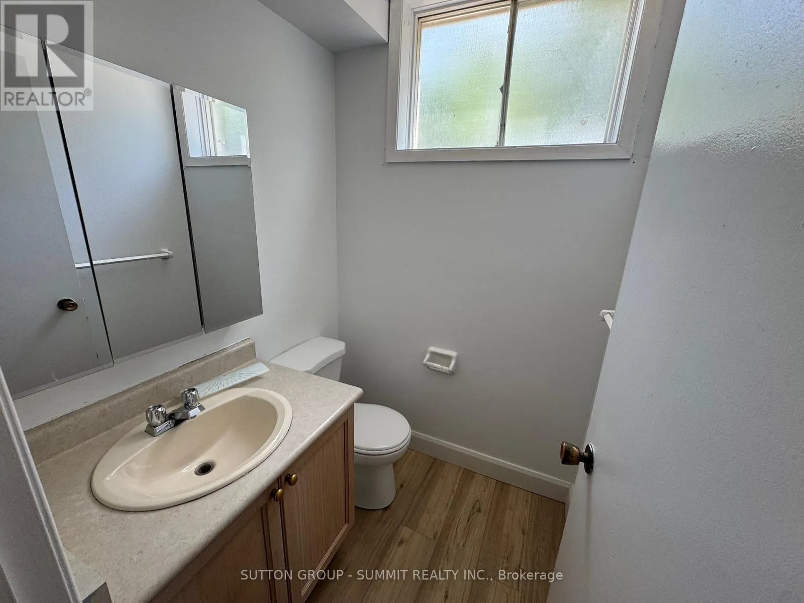 5 FAIRHOLME COURT