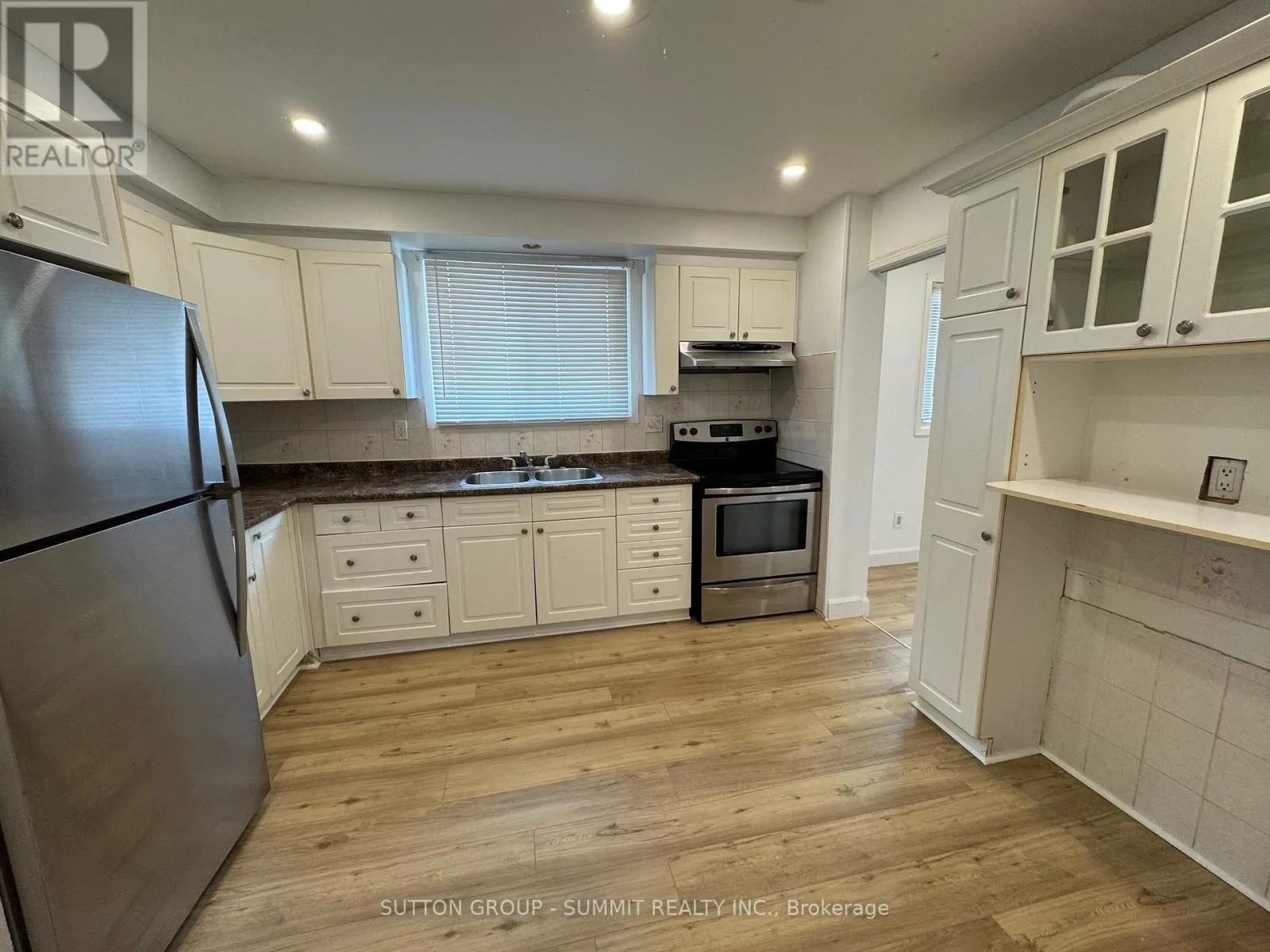 5 FAIRHOLME COURT