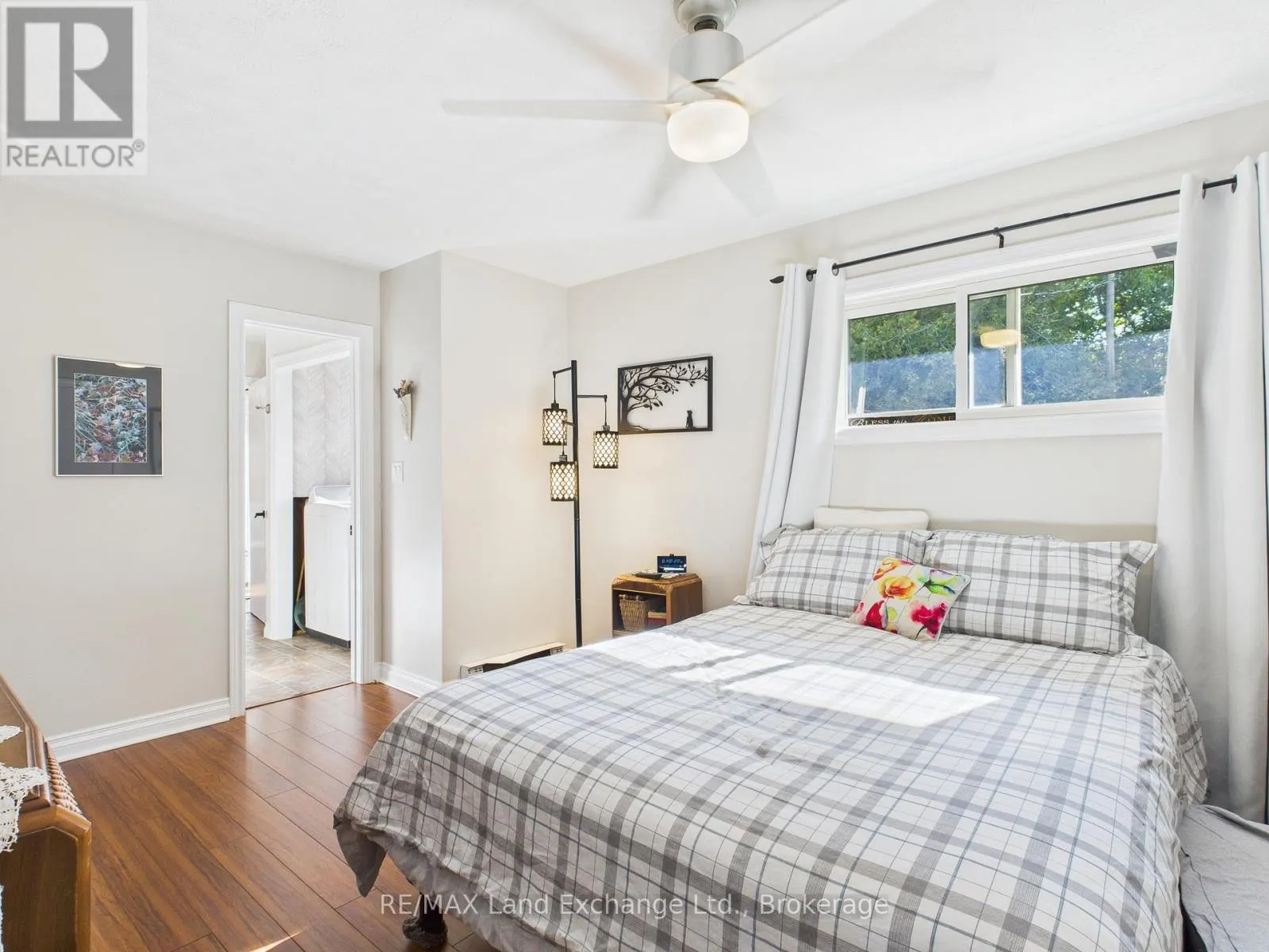 24 BOILER BEACH ROAD