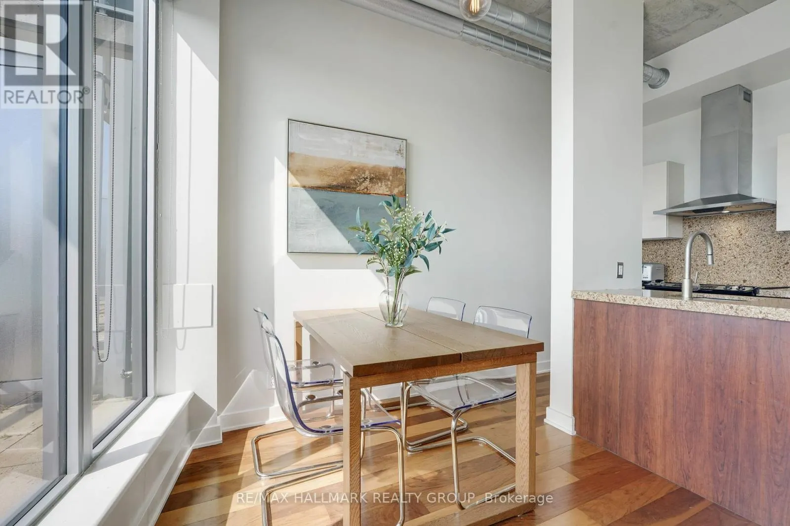 PENTHOUSE 804 - 360 MCLEOD STREET