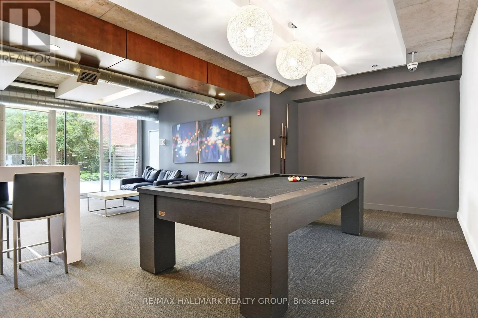 PENTHOUSE 804 - 360 MCLEOD STREET