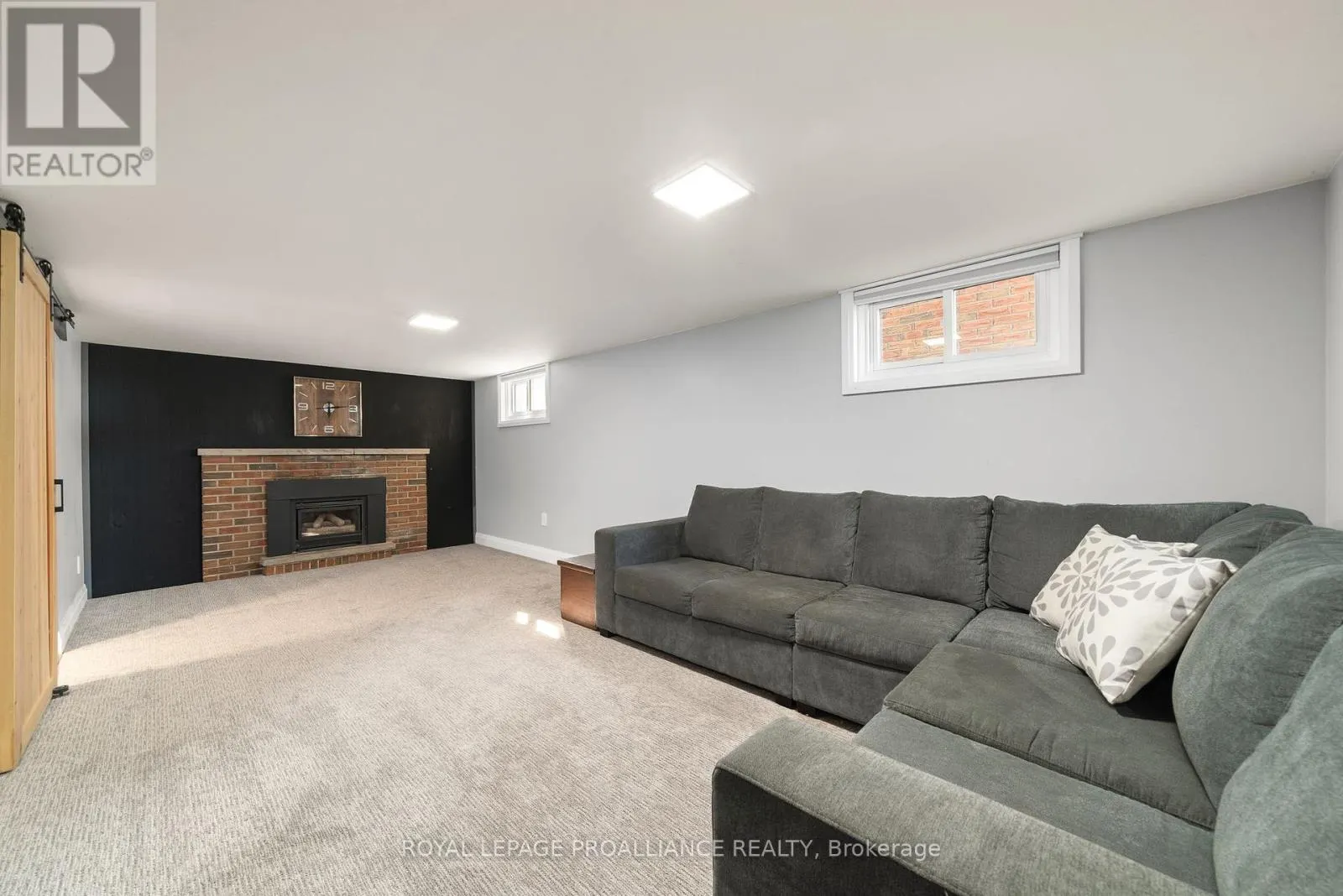 206 ELMWOOD DRIVE