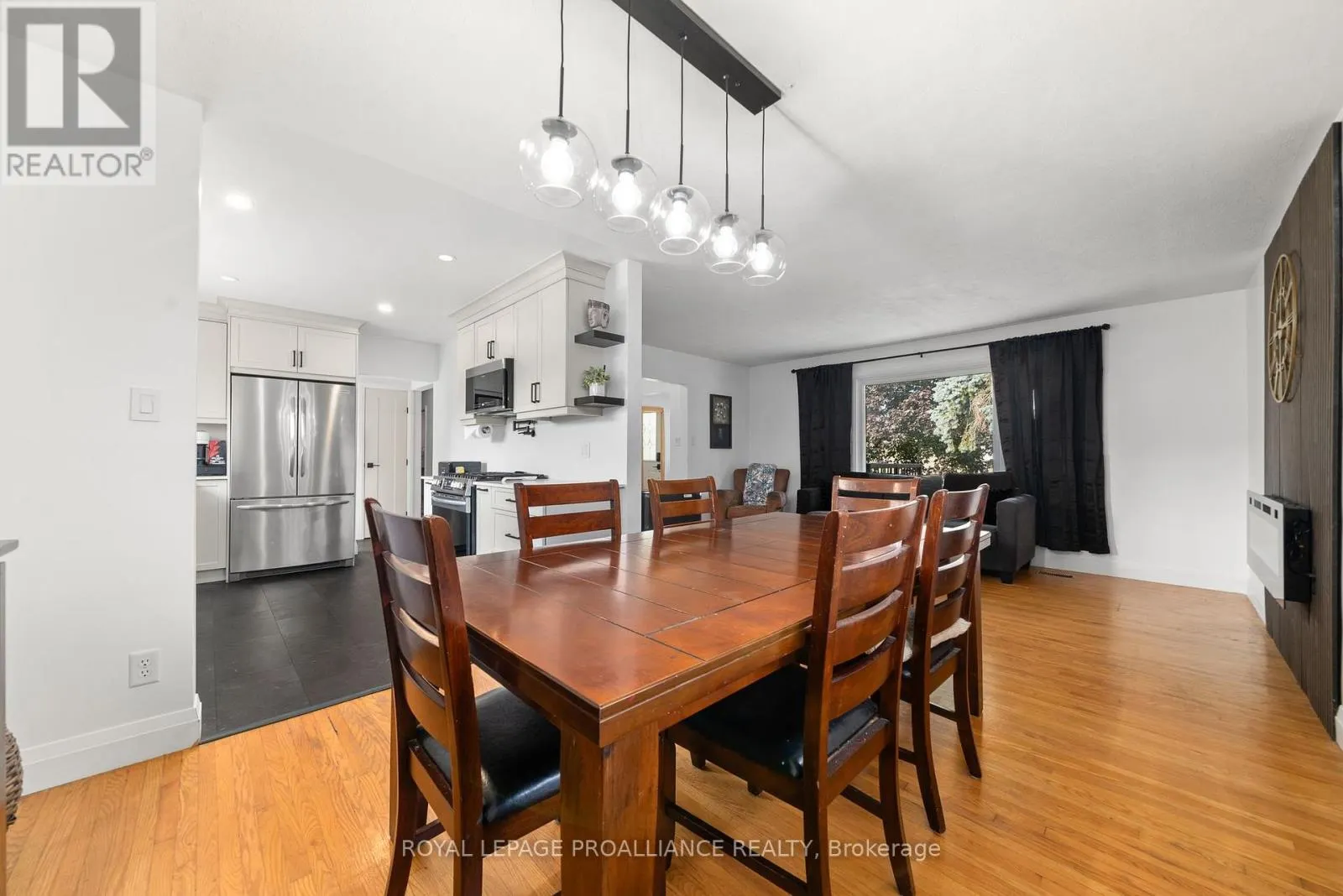 206 ELMWOOD DRIVE