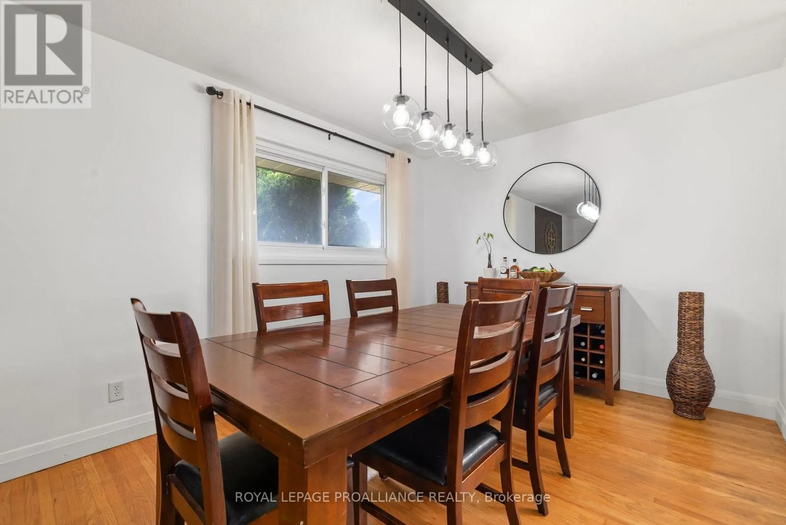 206 ELMWOOD DRIVE