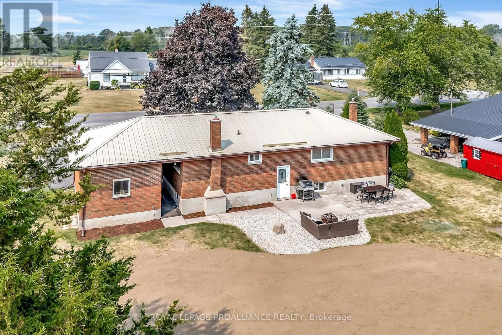 206 ELMWOOD DRIVE