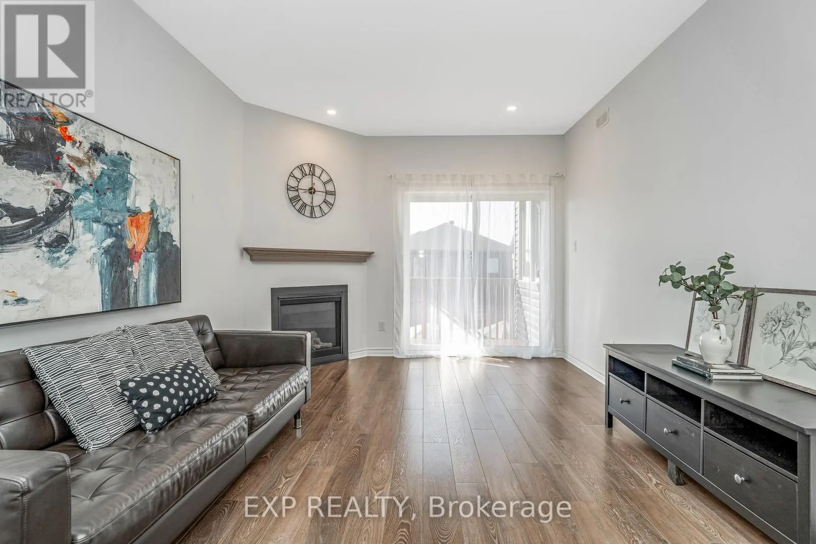 72 DUN SKIPPER DRIVE