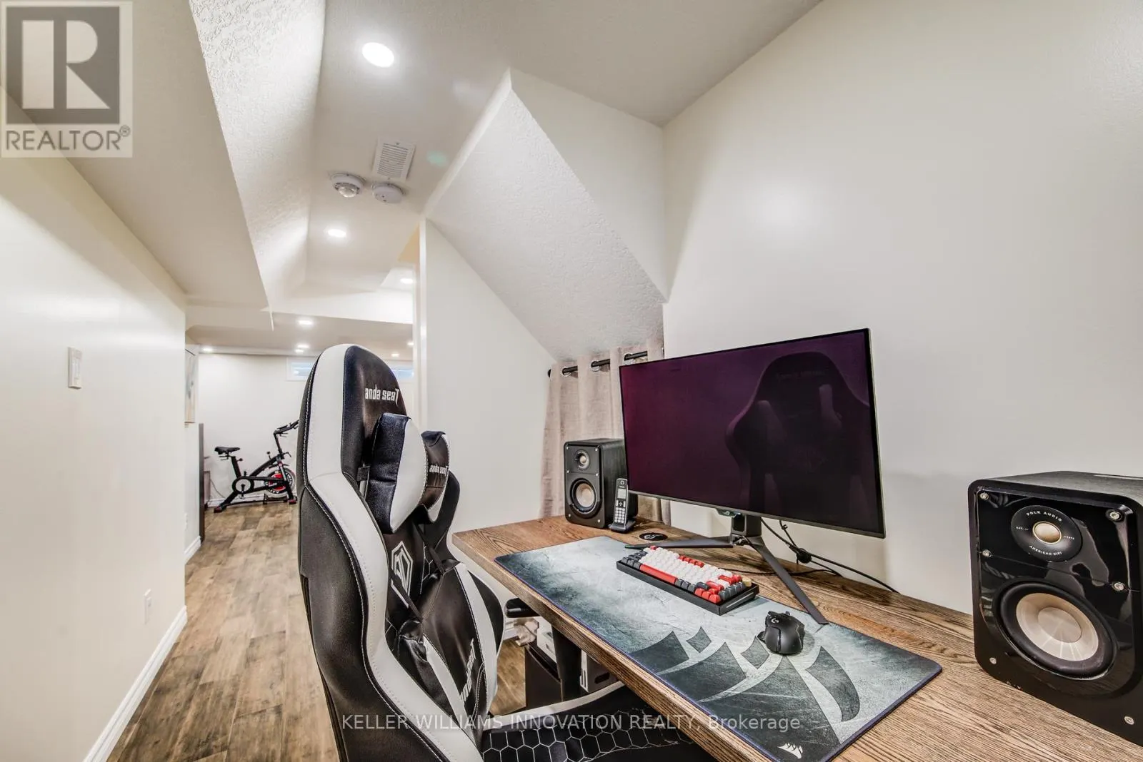 7 STRATUS STREET