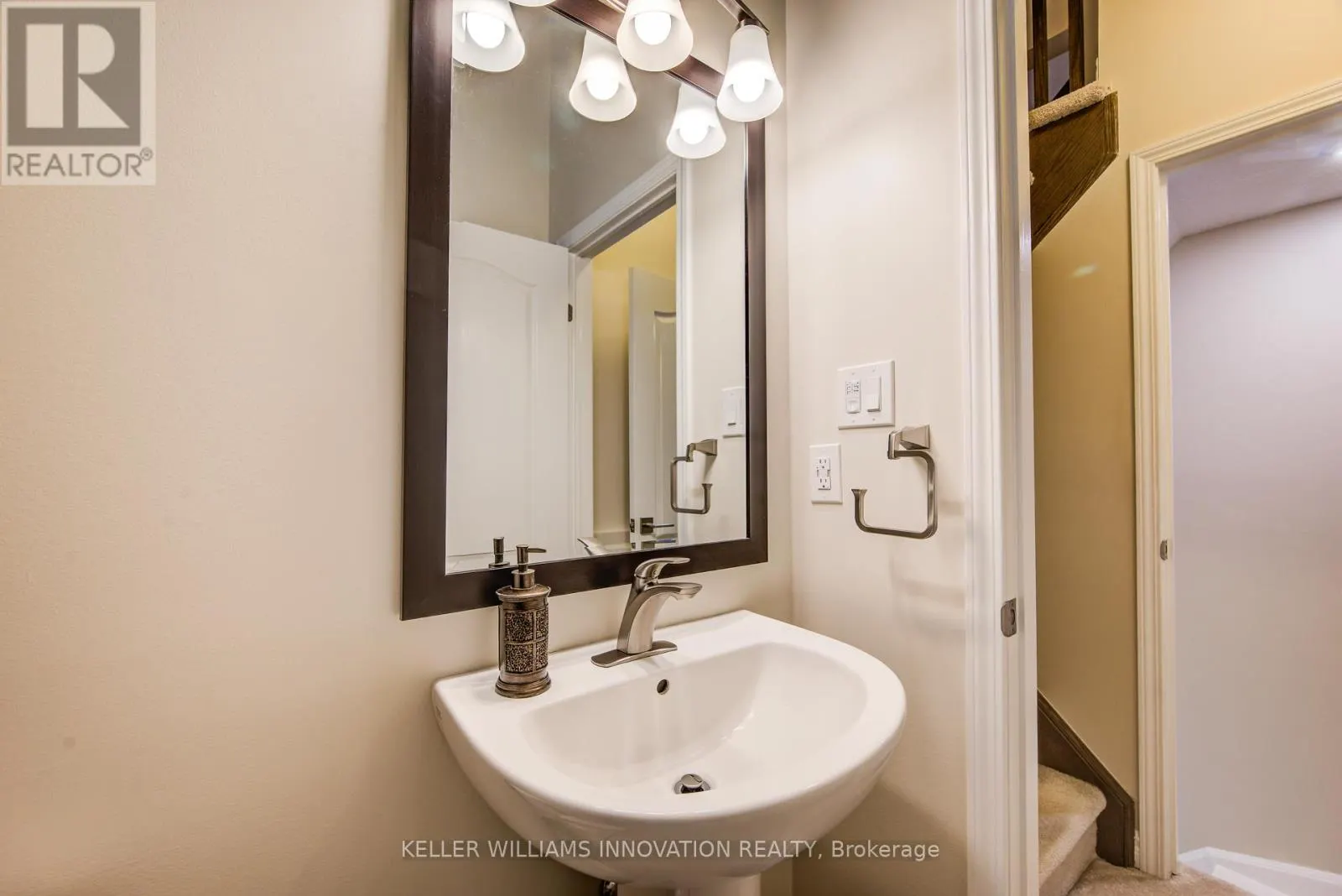7 STRATUS STREET
