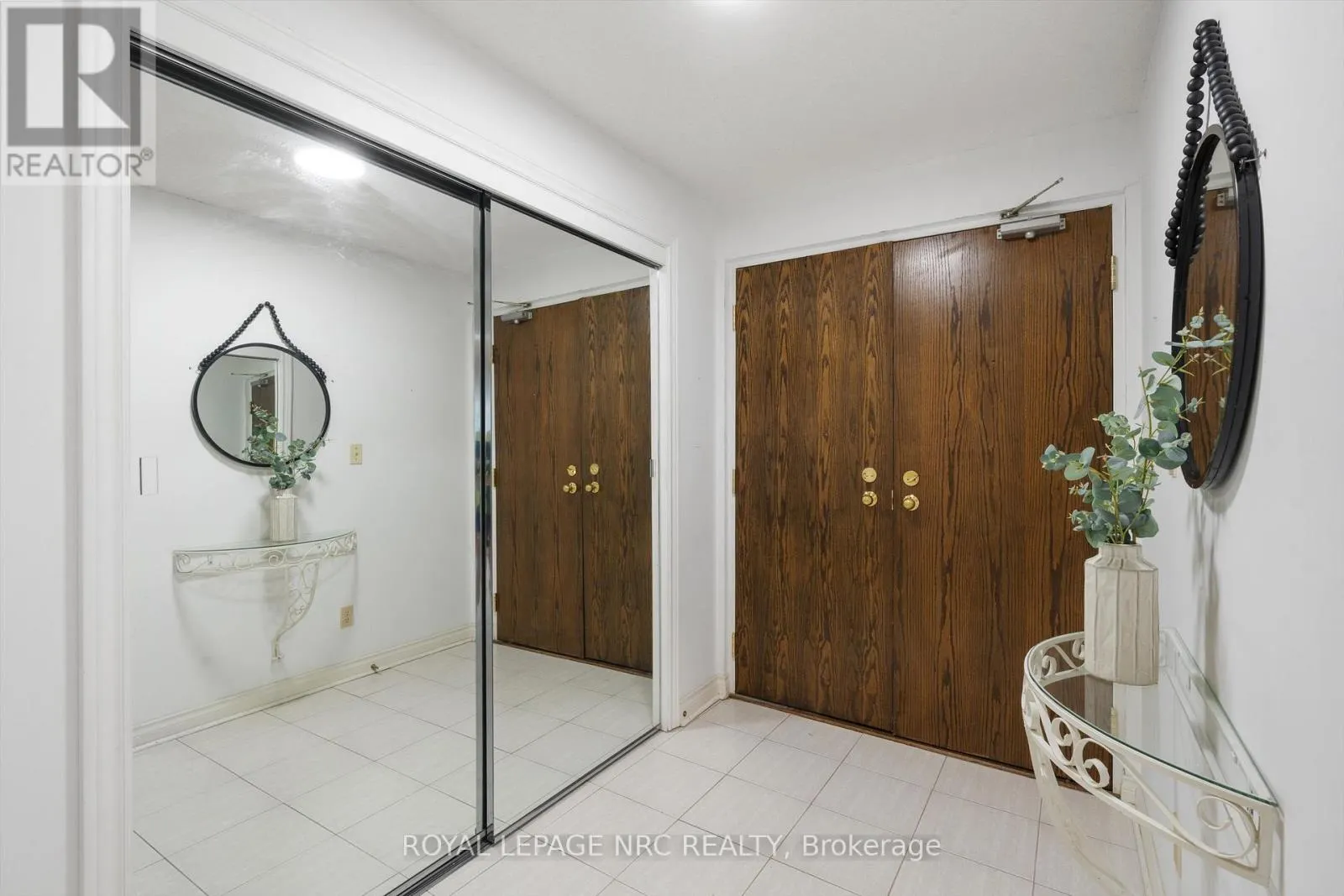 2204 - 701 GENEVA STREET, #2204