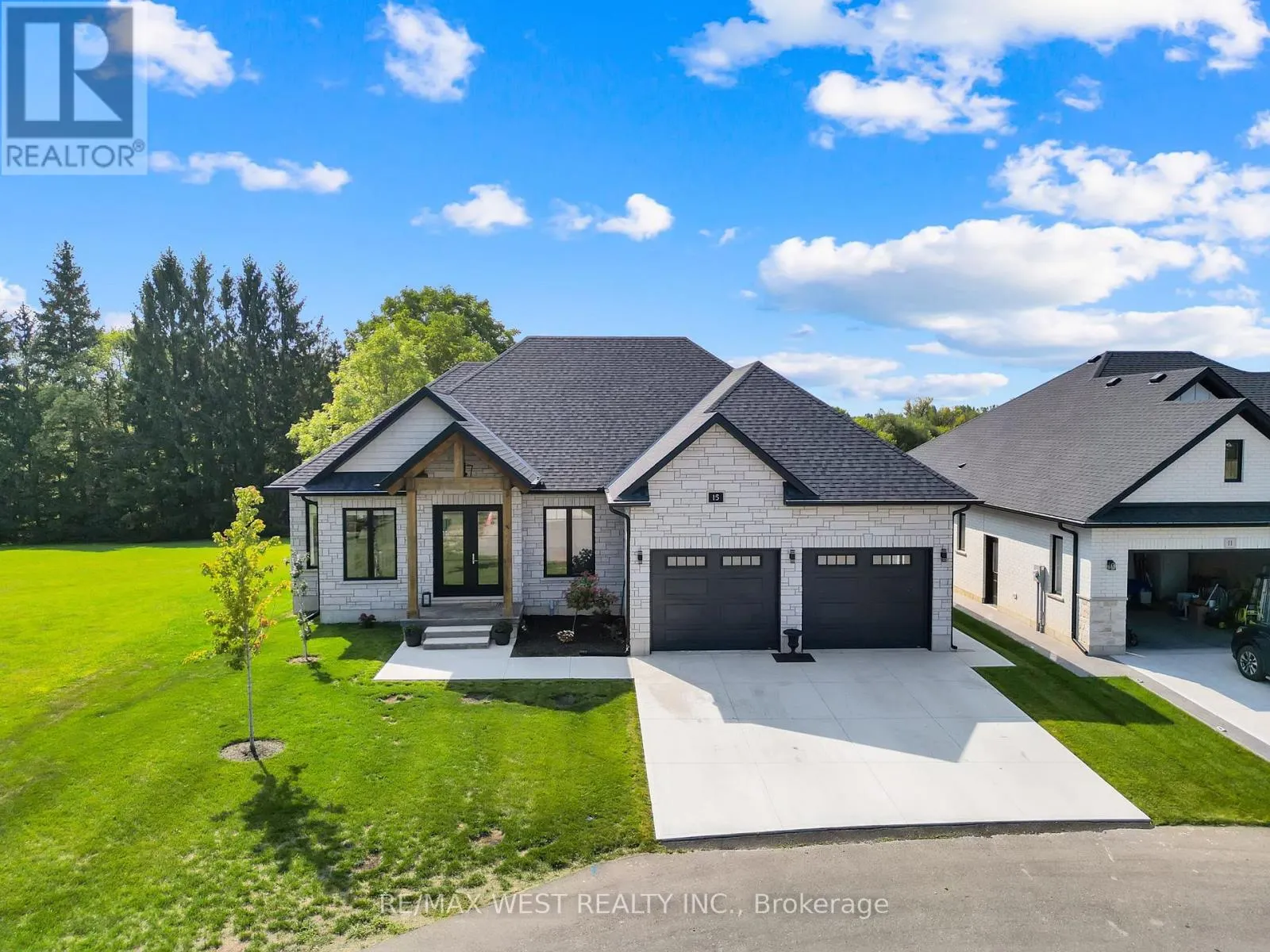 15 CORNWELL CRESCENT