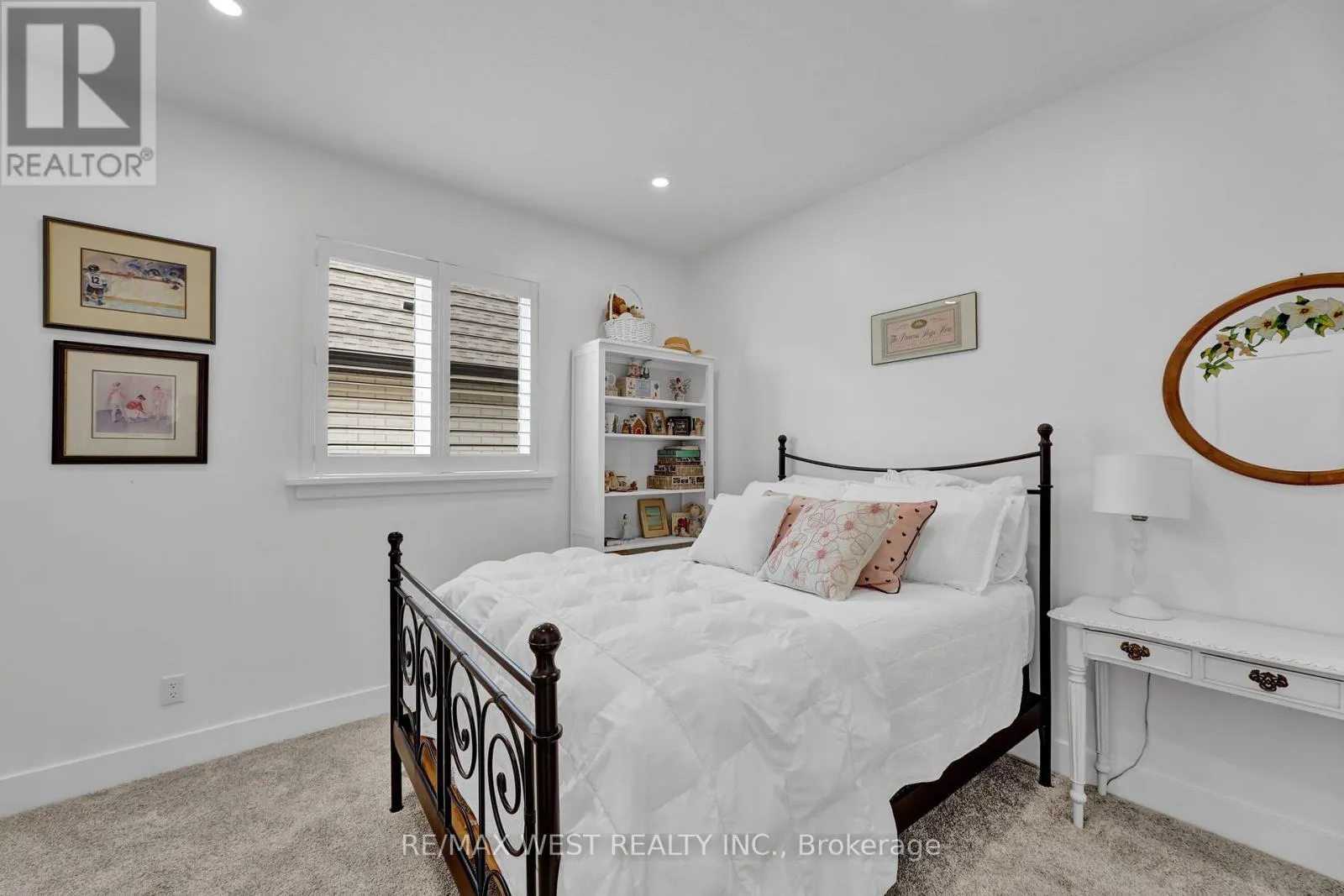 15 CORNWELL CRESCENT