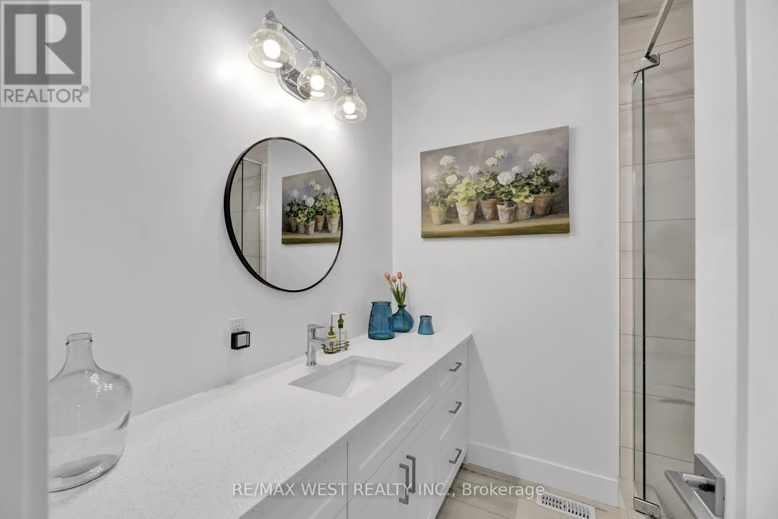 15 CORNWELL CRESCENT