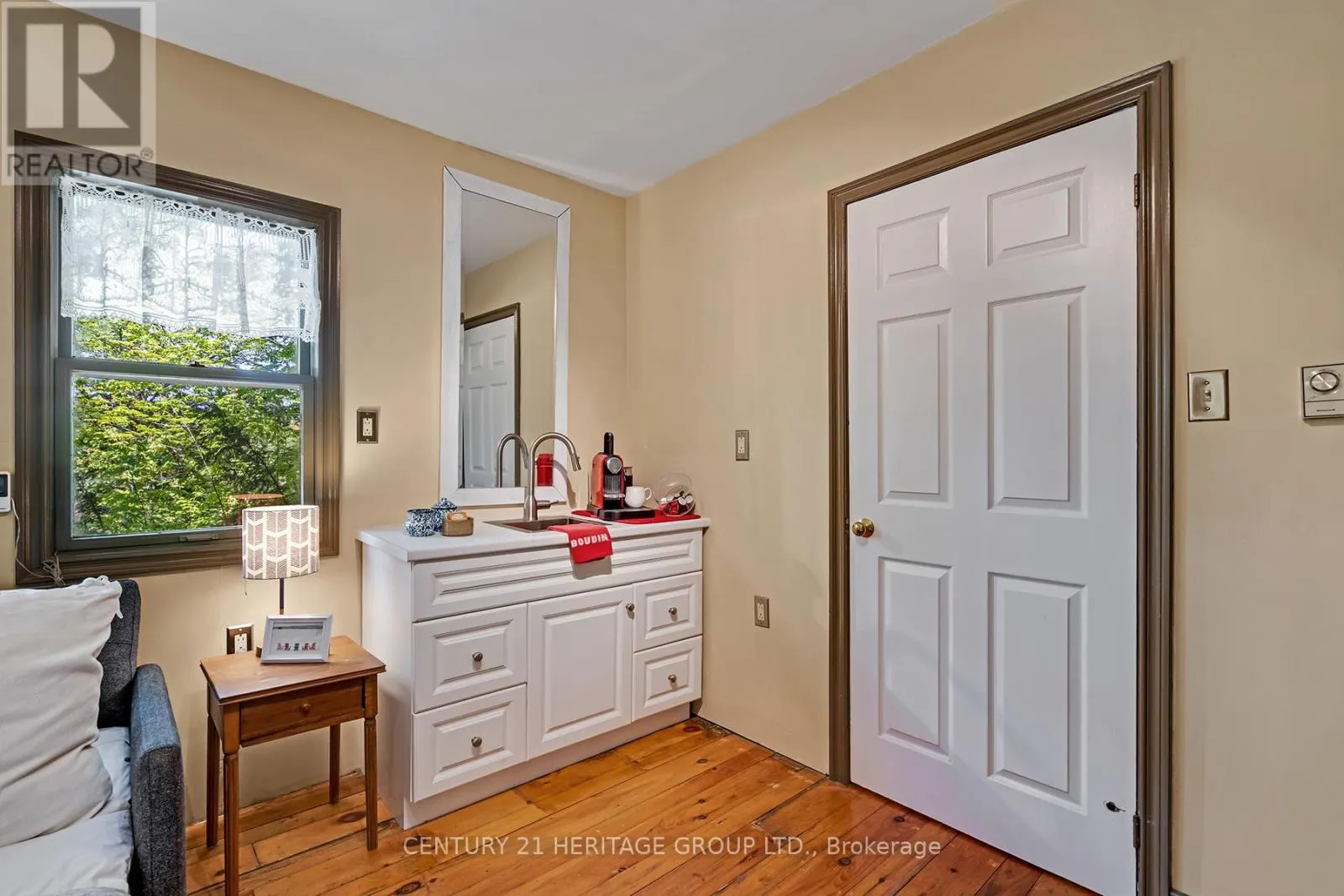 46 GODDARD CRESCENT