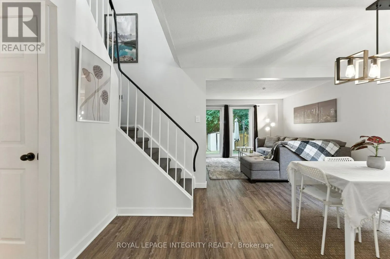 7900 DECARIE DRIVE