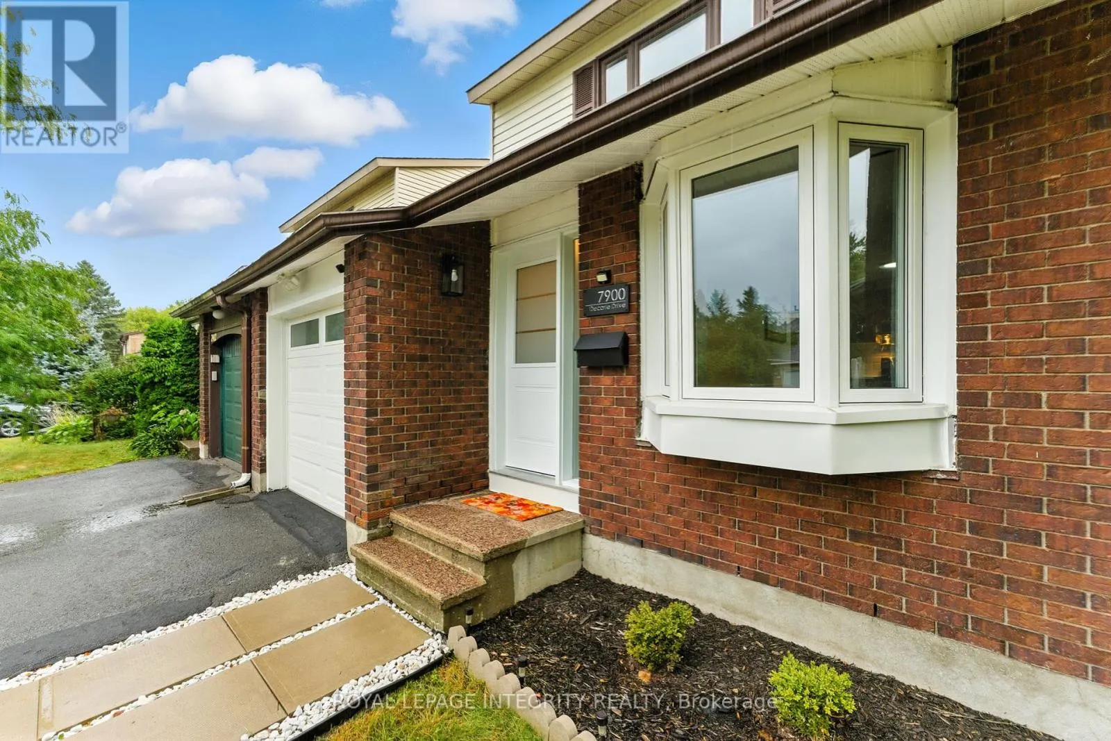 7900 DECARIE DRIVE