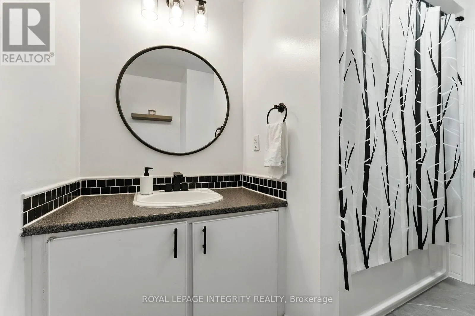 7900 DECARIE DRIVE