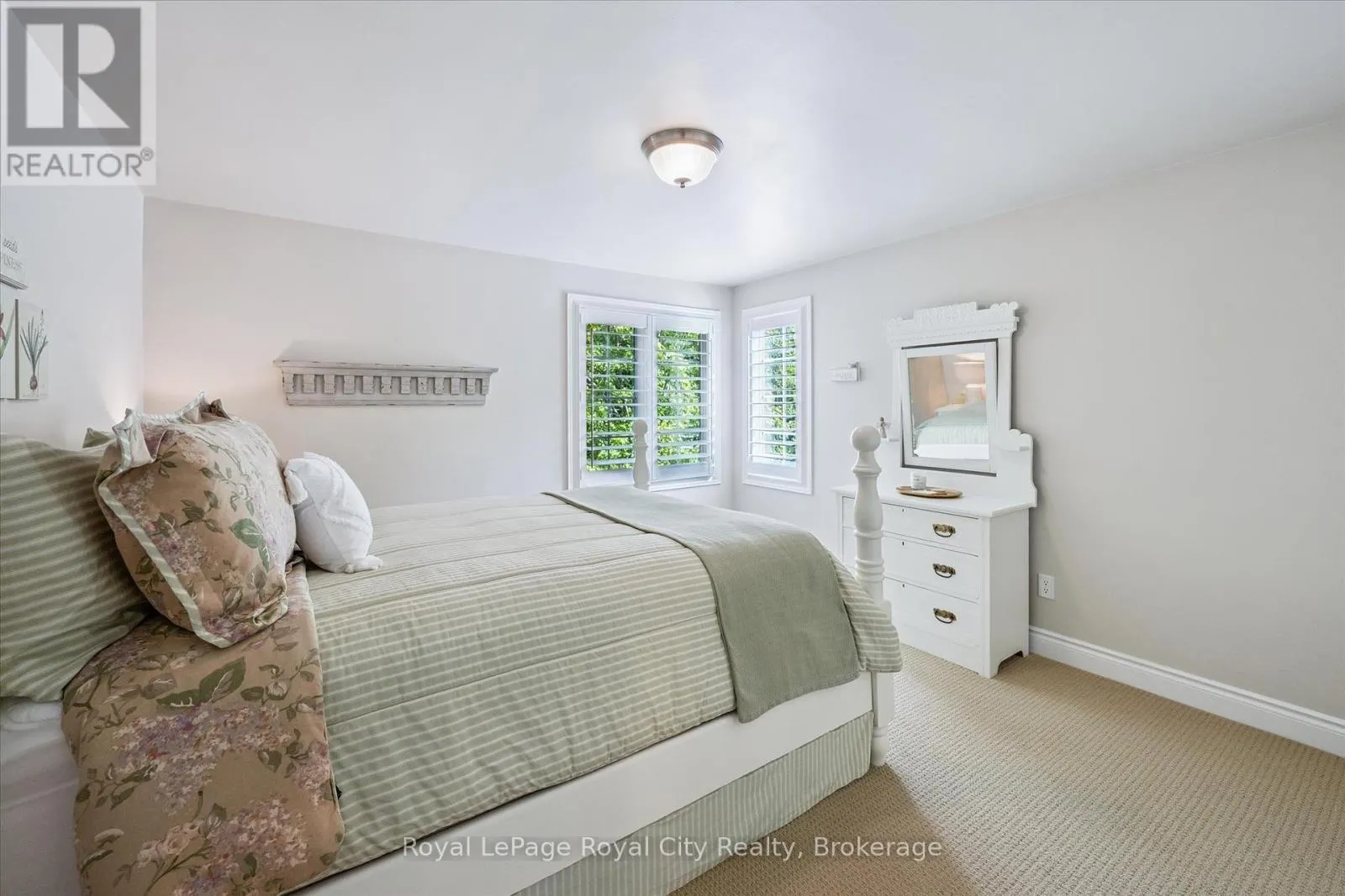 15 SUGARBUSH PLACE