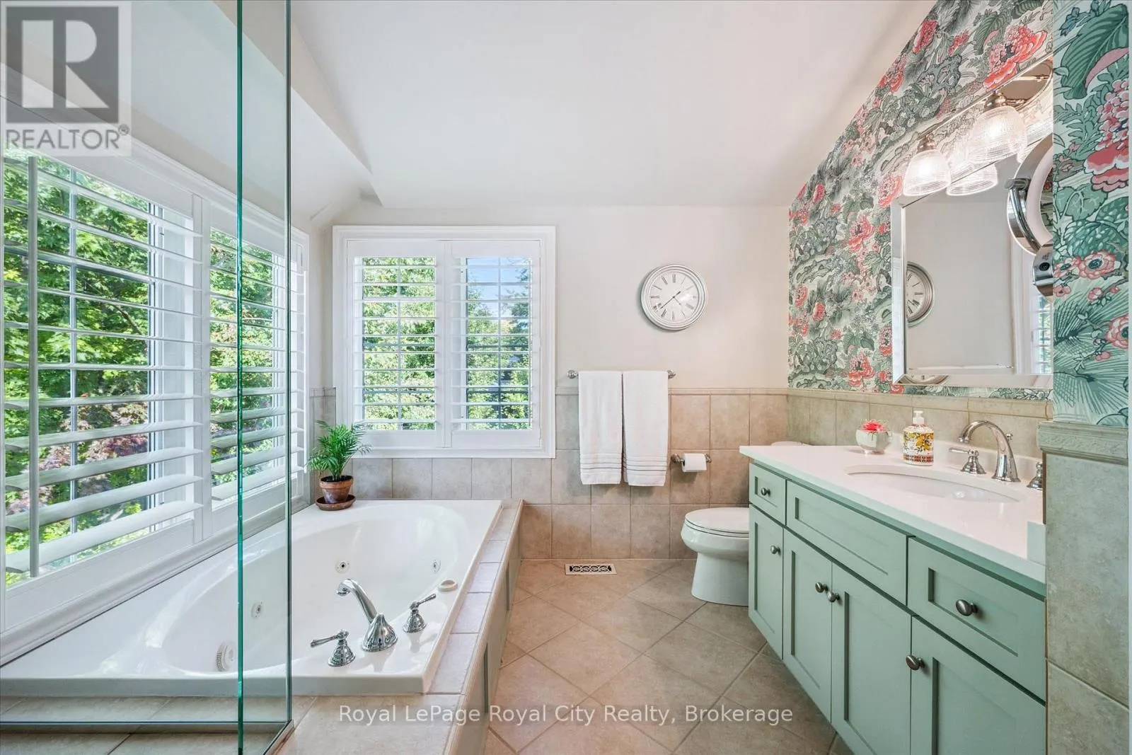 15 SUGARBUSH PLACE